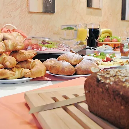 Guest house Fruhstuckspension Paradiesgartl 3*