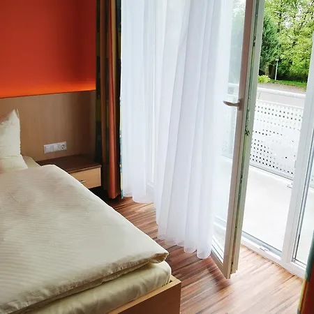 Vendégház Fruehstueckspension Paradiesgartl 3*