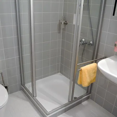 Guest house Fruhstuckspension Paradiesgartl 3*