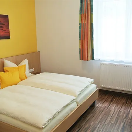Guest house Fruhstuckspension Paradiesgartl