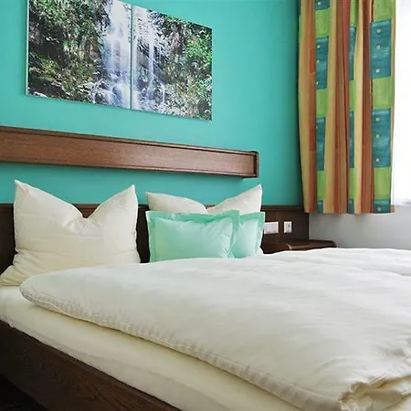 Guest house Fruhstuckspension Paradiesgartl 3*
