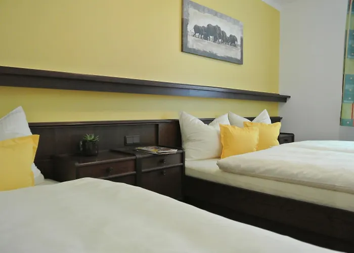 Fruehstueckspension Paradiesgartl בית הארחה אמשטטן