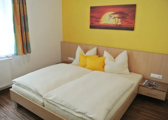 בית הארחה Fruehstueckspension Paradiesgartl אמשטטן